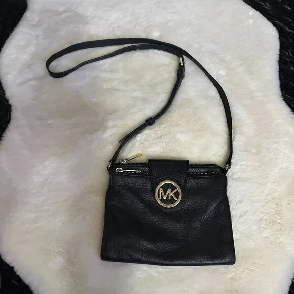 Michael Kors Fulton Large Black Pebbled Leather Crossbody Bag - Picture 2 of 15